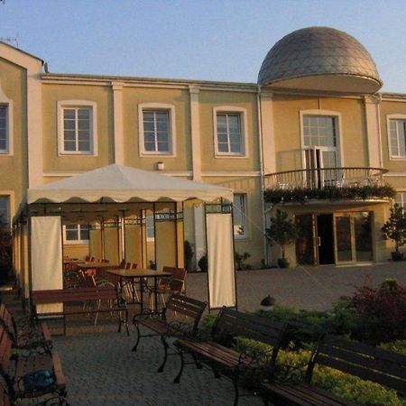 Fokus Hotel Skierniewice Esterno foto